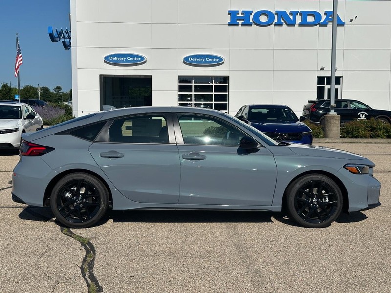 Honda Civic Hatchback Hybrid Vehicle Image 2