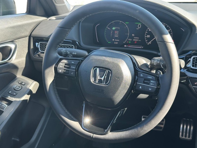 Honda Civic Hatchback Hybrid Vehicle Image 8