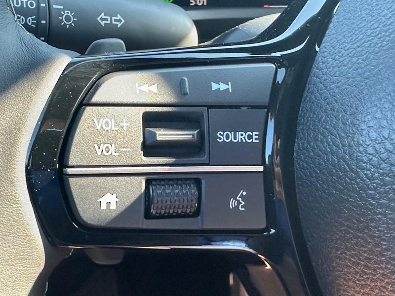 Honda Civic Hatchback Hybrid Vehicle Image 9