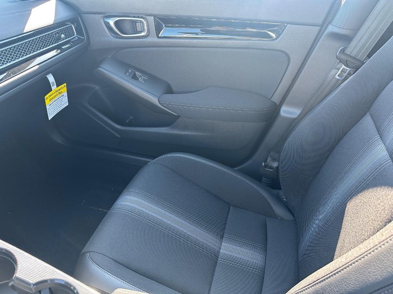 Honda Civic Hatchback Hybrid Vehicle Image 17