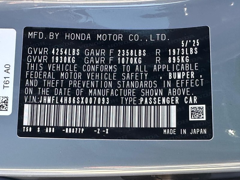 Honda Civic Hatchback Hybrid Vehicle Image 21