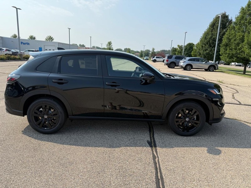 Honda HR-V Vehicle Image 2