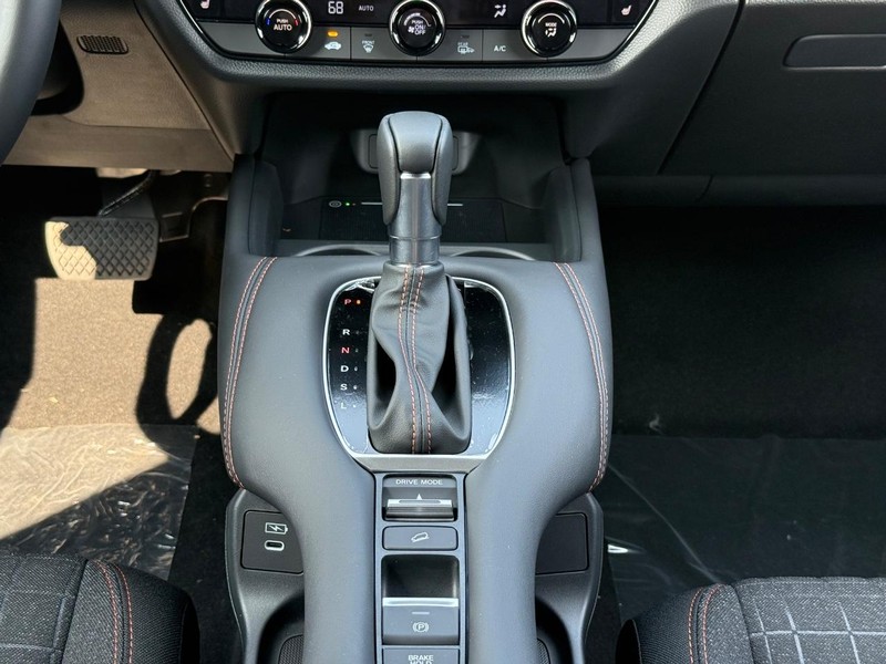 Honda HR-V Vehicle Image 8