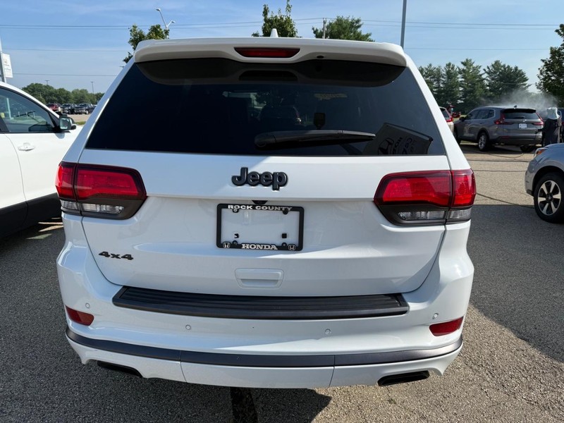 Jeep Grand Cherokee Vehicle Image 4