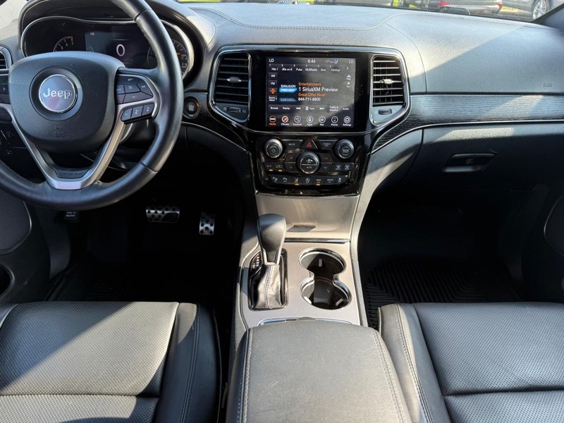 Jeep Grand Cherokee Vehicle Image 10