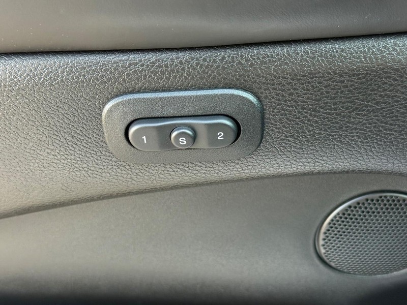 Jeep Grand Cherokee Vehicle Image 15