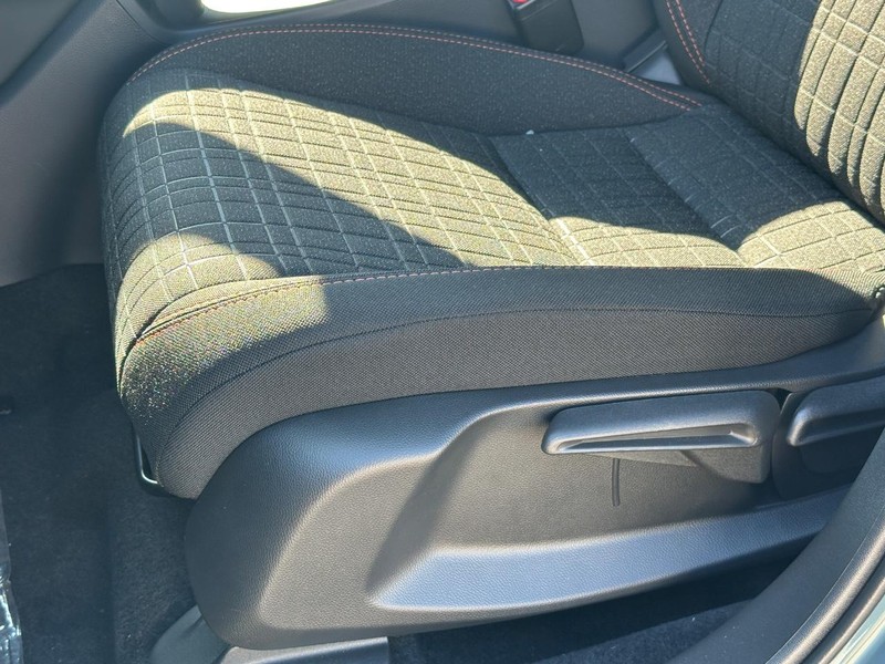 Honda HR-V Vehicle Image 17