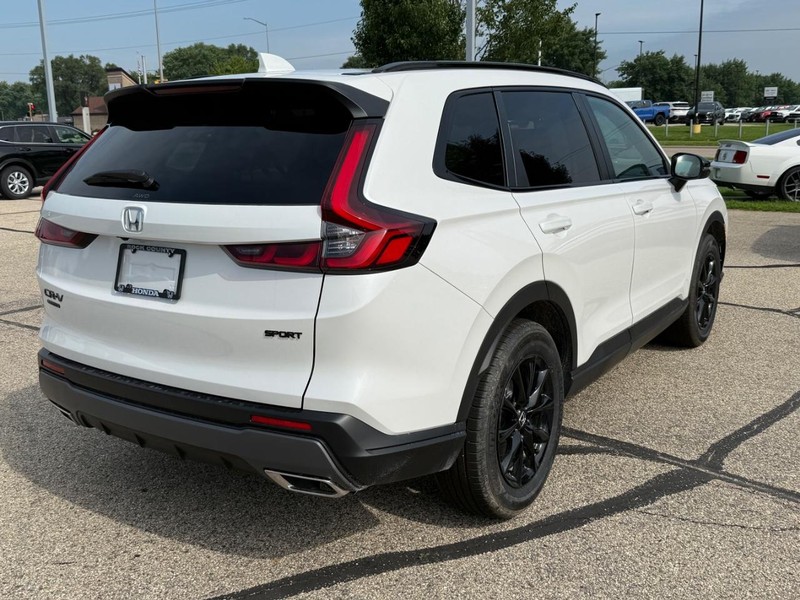 Honda CR-V Hybrid Vehicle Image 3