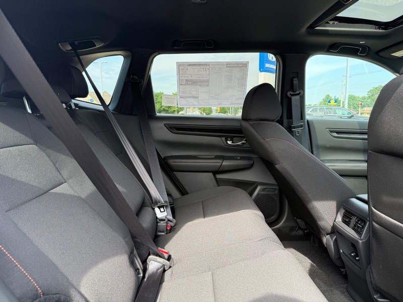 Honda CR-V Hybrid Vehicle Image 5