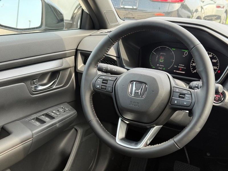Honda CR-V Hybrid Vehicle Image 9