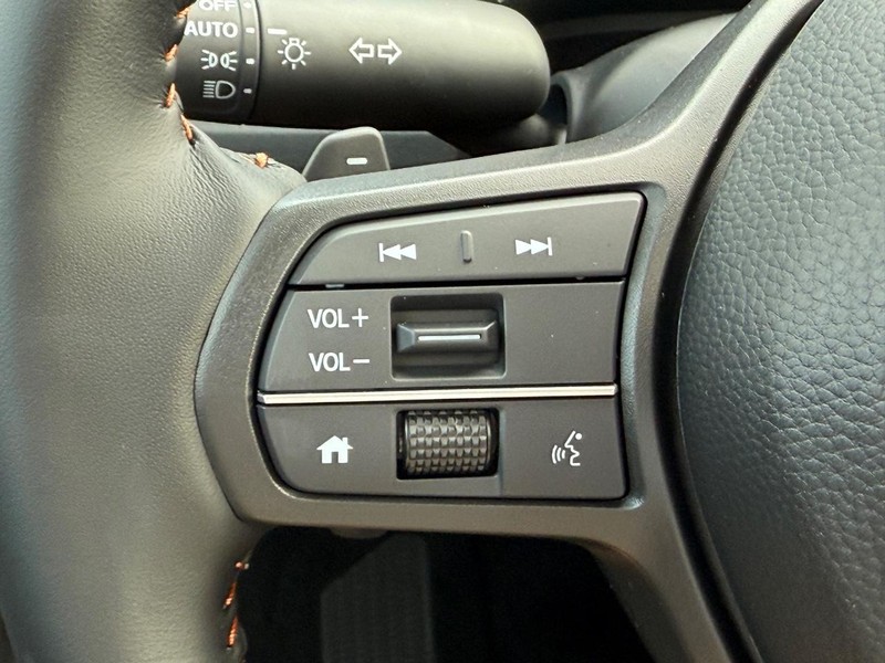 Honda CR-V Hybrid Vehicle Image 11