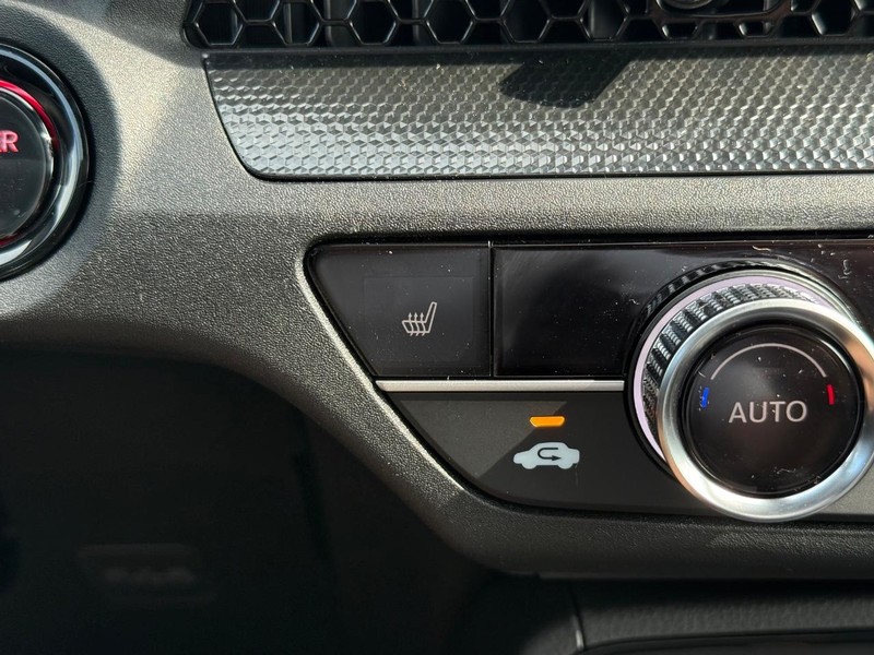 Honda CR-V Hybrid Vehicle Image 14