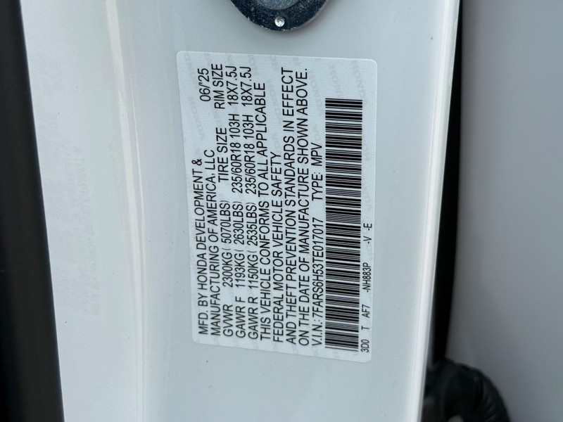 Honda CR-V Hybrid Vehicle Image 17