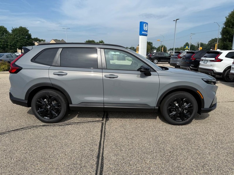 Honda CR-V Hybrid Vehicle Image 2