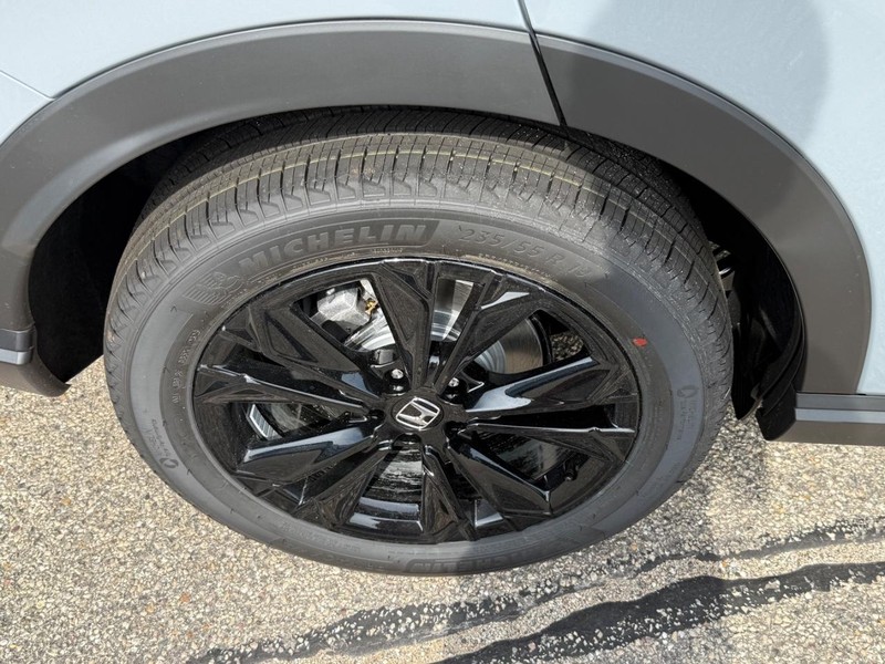 Honda CR-V Hybrid Vehicle Image 4