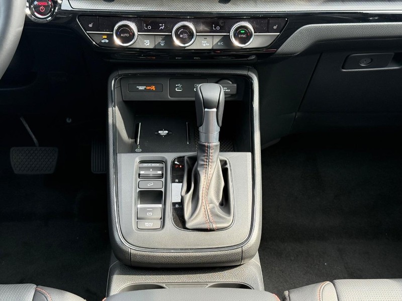 Honda CR-V Hybrid Vehicle Image 8