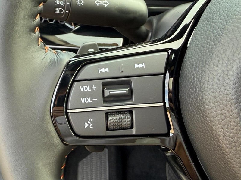 Honda CR-V Hybrid Vehicle Image 12