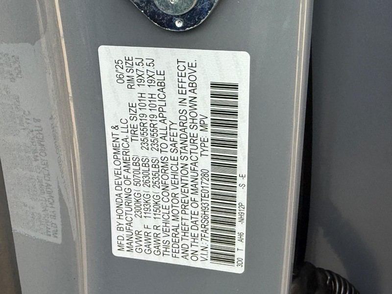 Honda CR-V Hybrid Vehicle Image 18