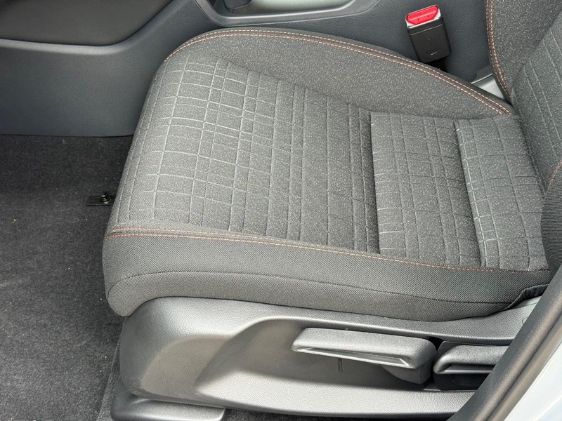 Honda HR-V Vehicle Image 16