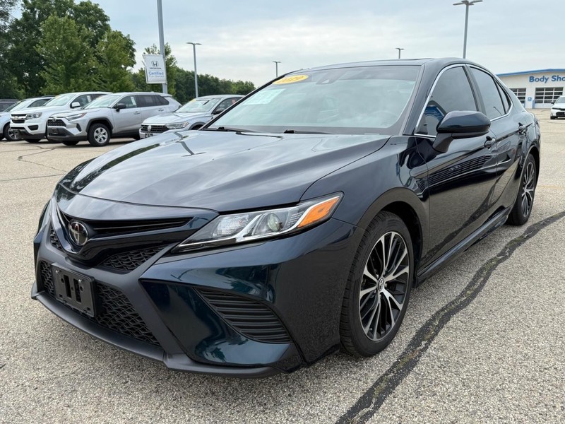 Toyota Camry Vehicle Image 7