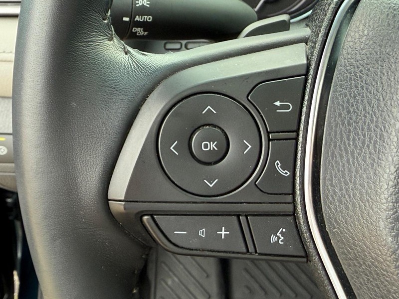 Toyota Camry Vehicle Image 15