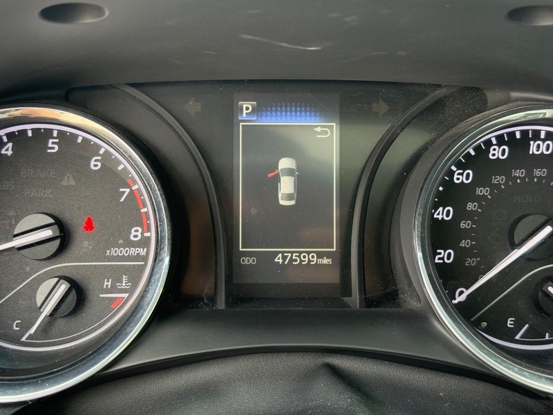 Toyota Camry Vehicle Image 17