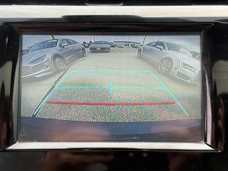 Toyota Camry Vehicle Image 18