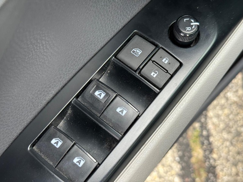 Toyota Camry Vehicle Image 19