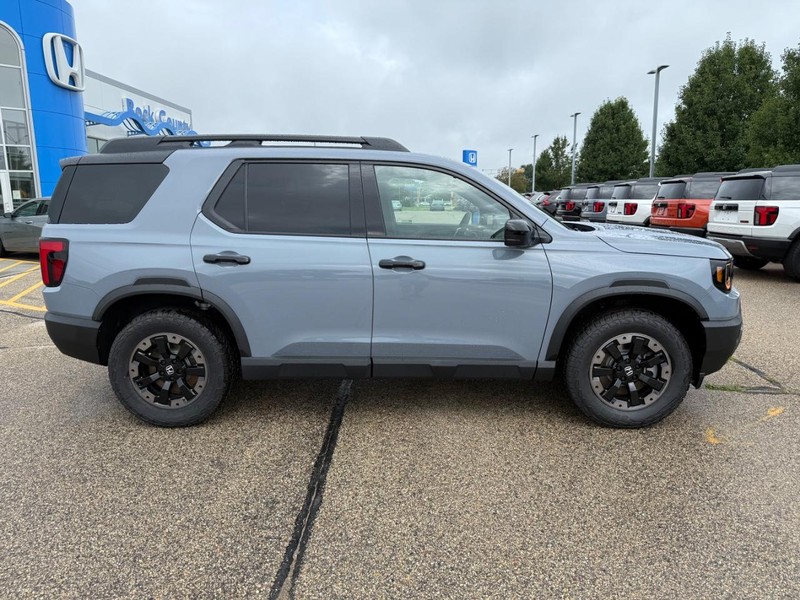 Honda Passport Vehicle Image 2