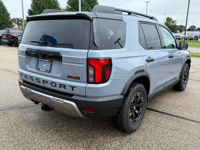 Honda Passport Vehicle Image 3