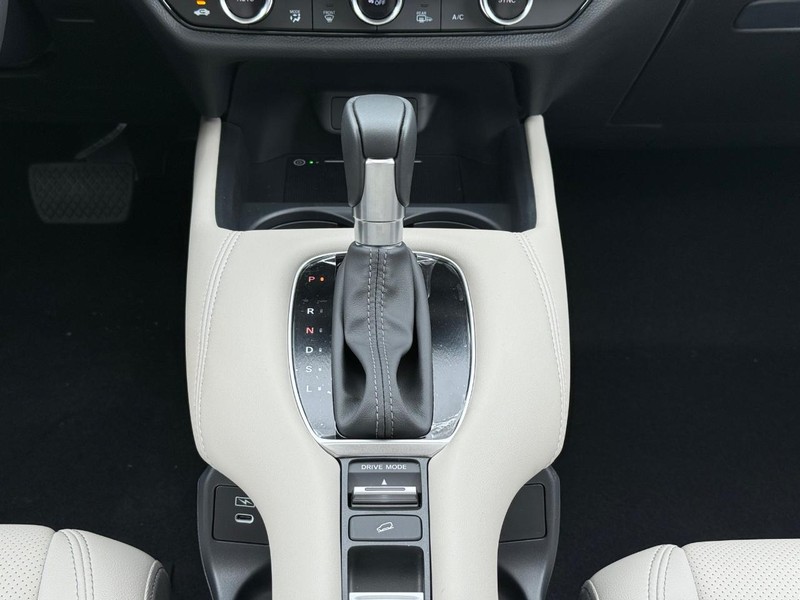 Honda HR-V Vehicle Image 8