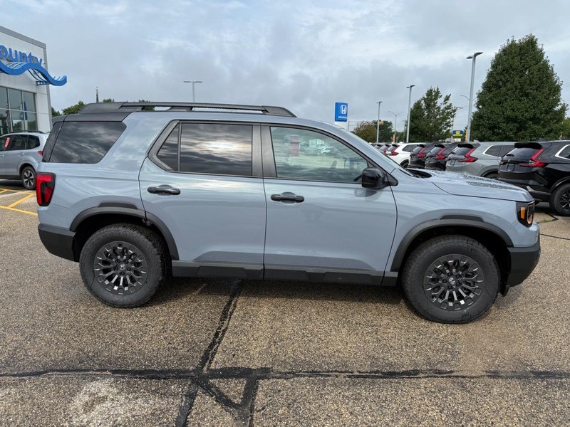 Honda Passport Vehicle Image 2