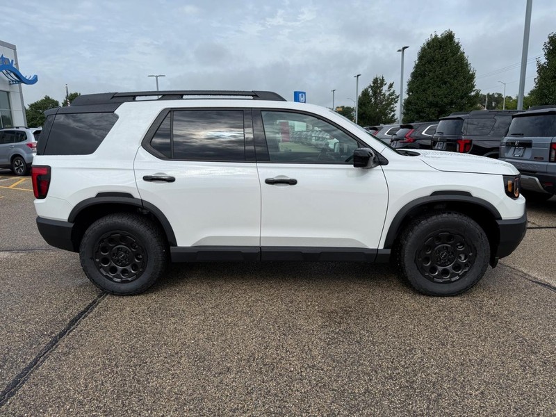 Honda Passport Vehicle Image 2