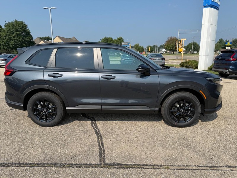 Honda CR-V Hybrid Vehicle Image 2