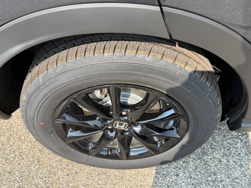 Honda CR-V Hybrid Vehicle Image 4