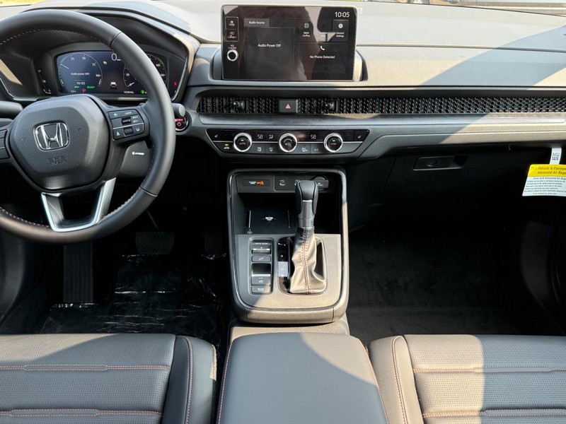 Honda CR-V Hybrid Vehicle Image 6