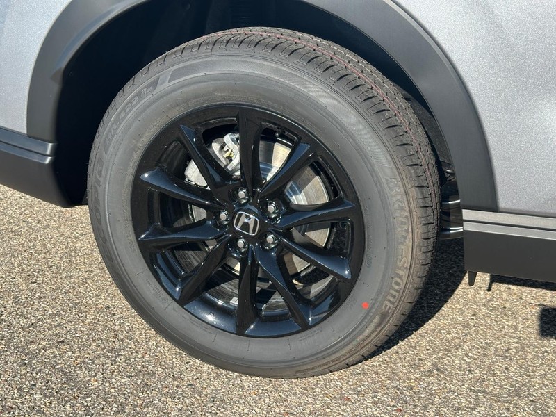 Honda CR-V Hybrid Vehicle Image 4