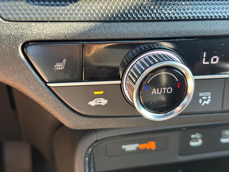 Honda CR-V Hybrid Vehicle Image 15