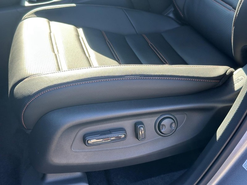 Honda CR-V Hybrid Vehicle Image 20