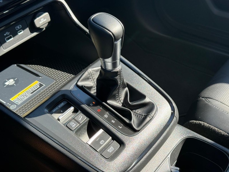 Honda CR-V Vehicle Image 22