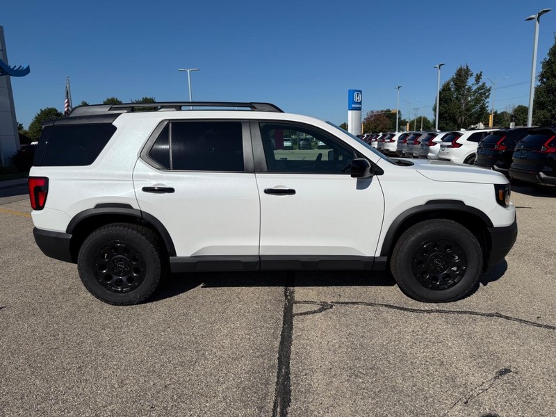 Honda Passport Vehicle Image 2