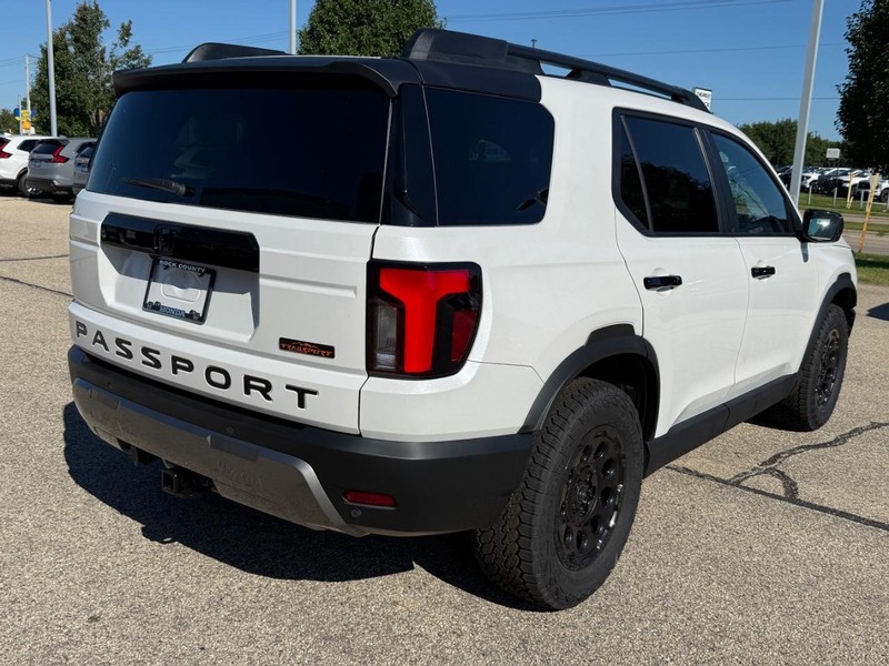 Honda Passport Vehicle Image 3