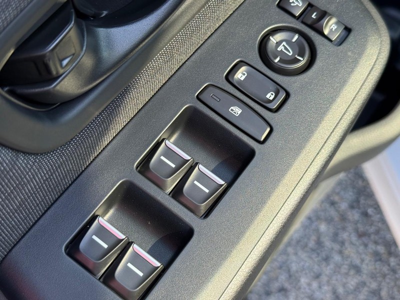 Honda Passport Vehicle Image 16