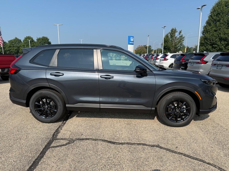 Honda CR-V Hybrid Vehicle Image 2