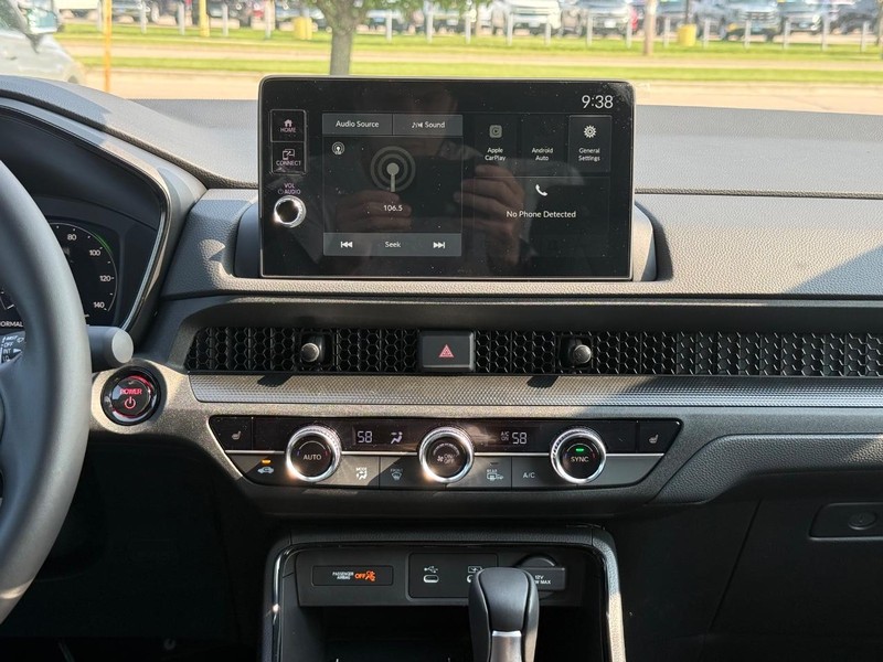 Honda CR-V Hybrid Vehicle Image 7