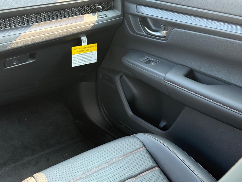 Honda CR-V Hybrid Vehicle Image 10