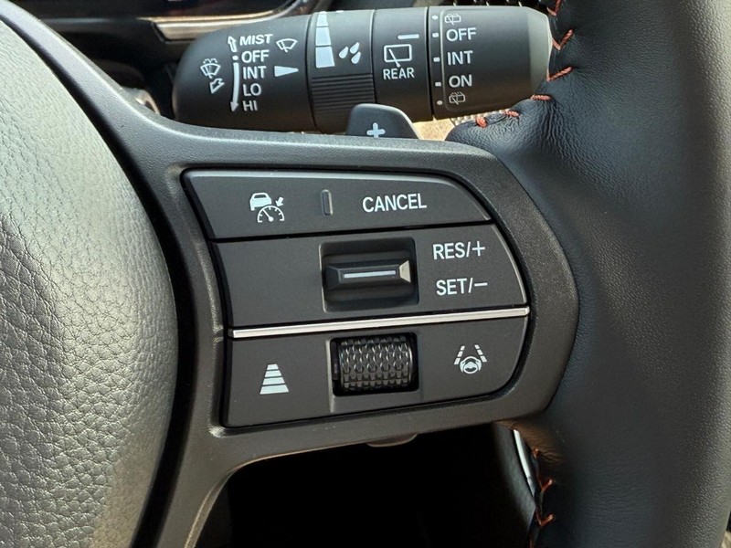 Honda CR-V Hybrid Vehicle Image 13