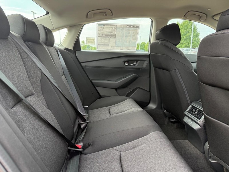 Honda Accord Sedan Vehicle Image 5