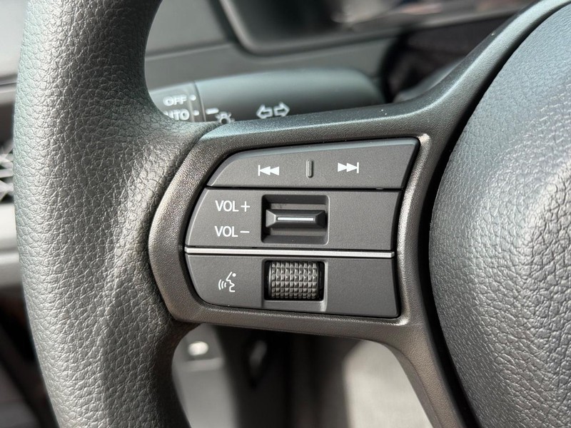 Honda Accord Sedan Vehicle Image 11