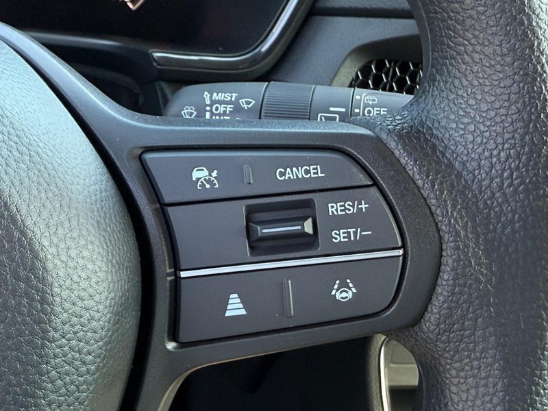 Honda CR-V Vehicle Image 12